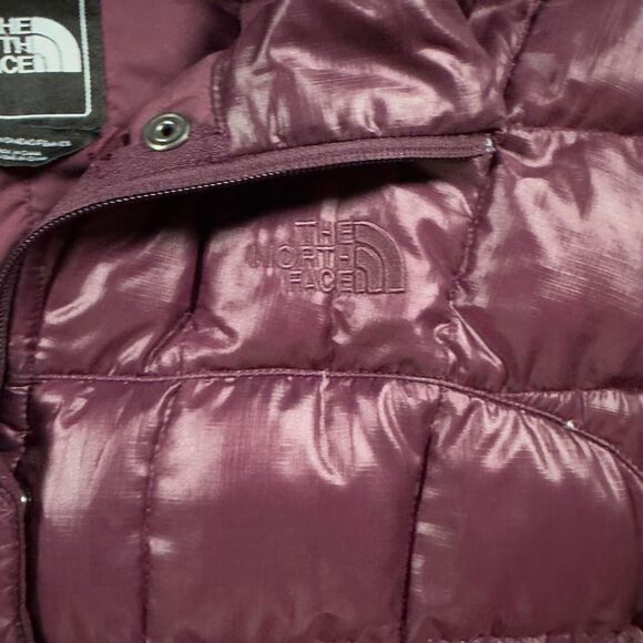 The North Face Women’s M Purple Long Puffer Jacket Hooded Down Winter Coat - Picture 4 of 5
